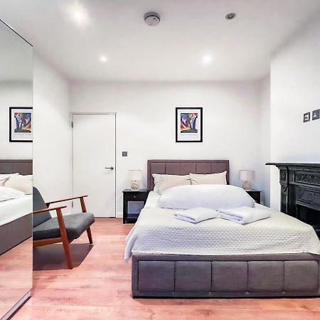 Prime Location Camden Luxury Apt Sleeps 6 런던 외부 사진