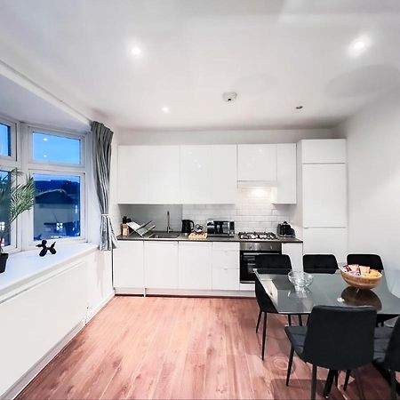 Prime Location Camden Luxury Apt Sleeps 6 런던 외부 사진
