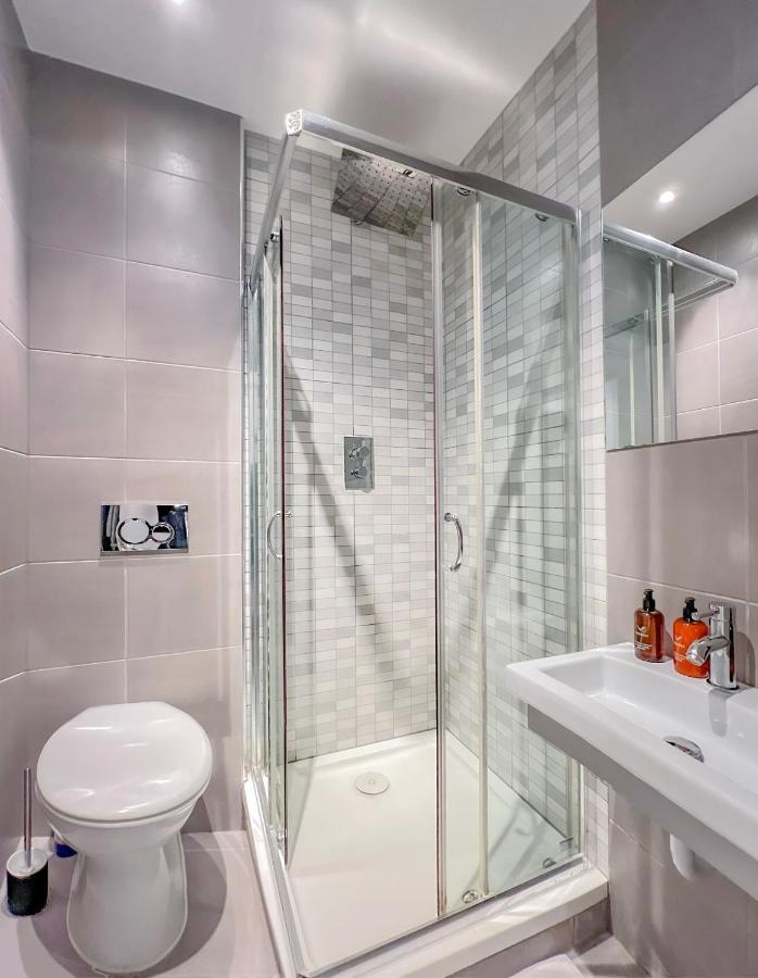 Prime Location Camden Luxury Apt Sleeps 6 런던 외부 사진