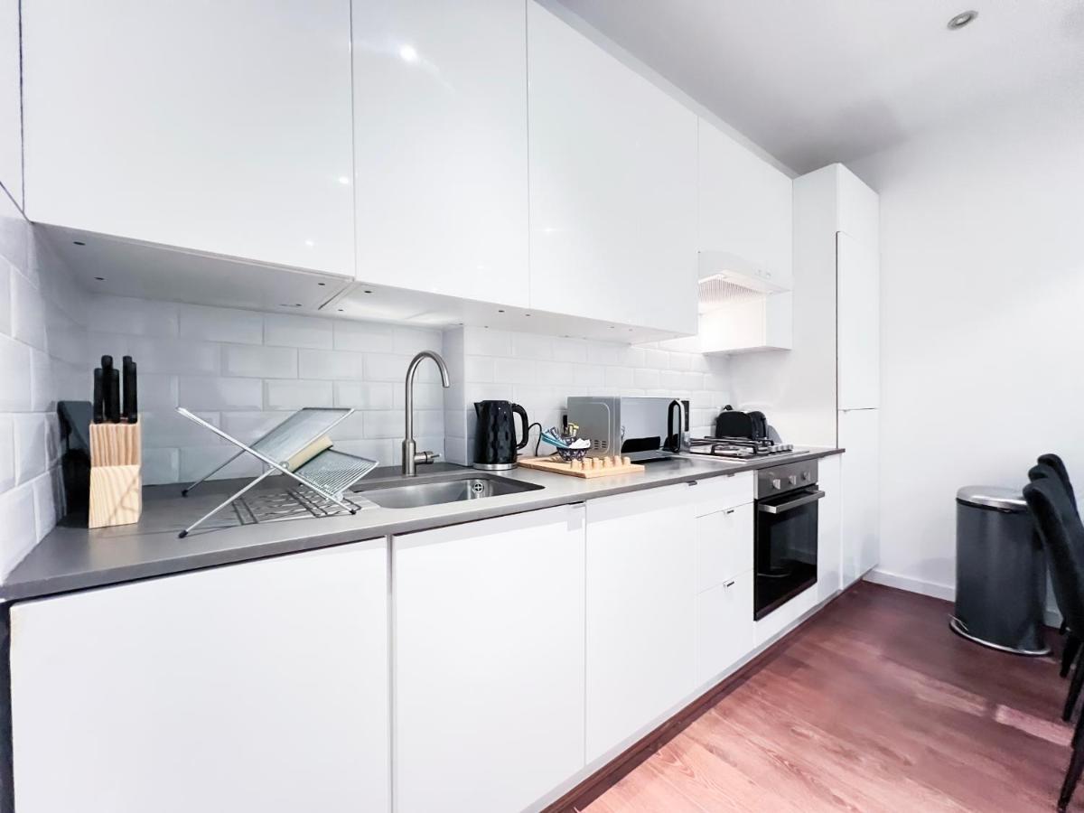 Prime Location Camden Luxury Apt Sleeps 6 런던 외부 사진